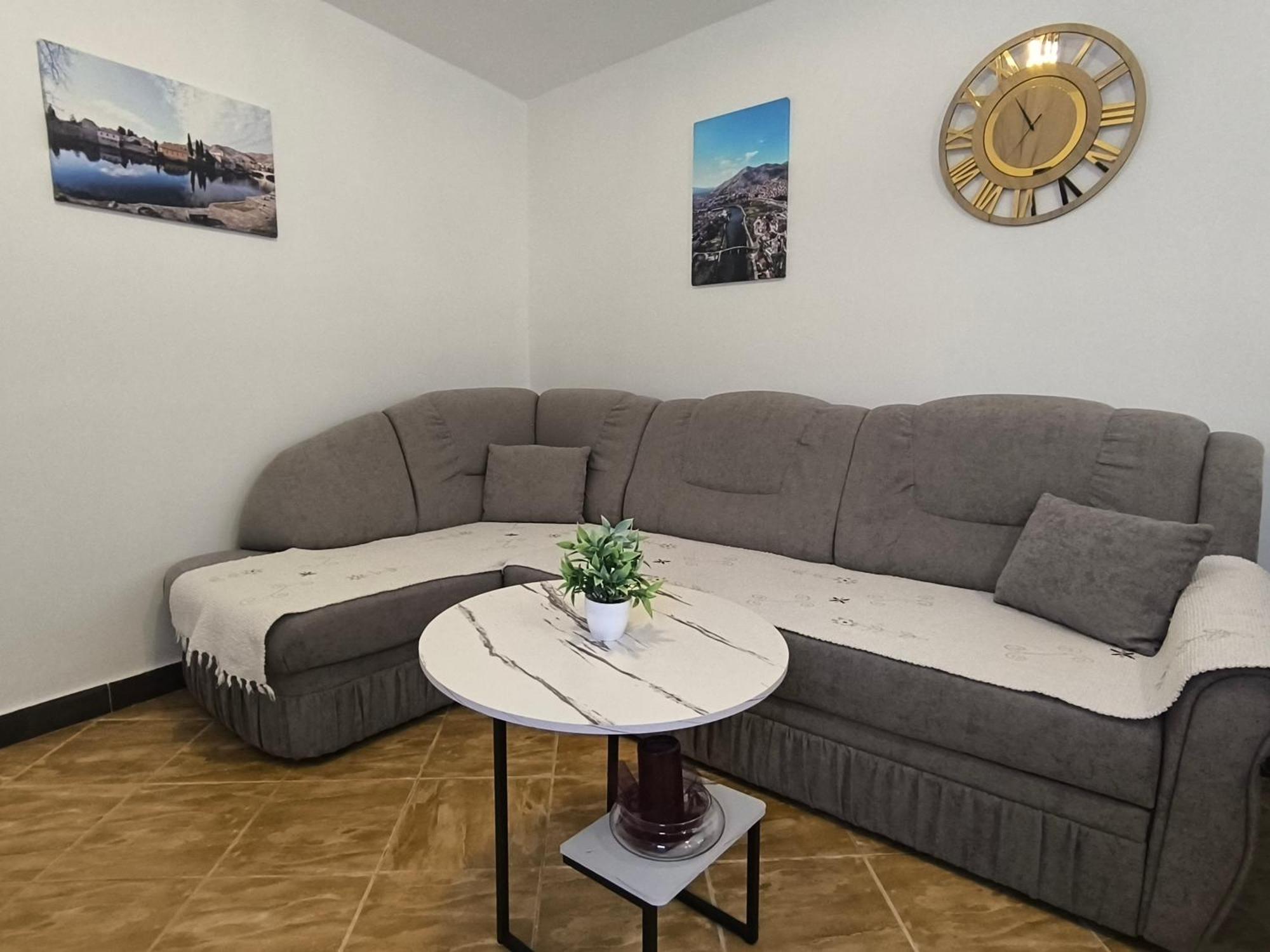 Apartman Vukalovic 特雷比涅 外观 照片